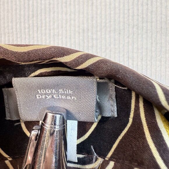 Ann Taylor 100% Silk Print Button Up Blouse Art Deco Size 12 Deep V-Neck - Picture 8 of 13